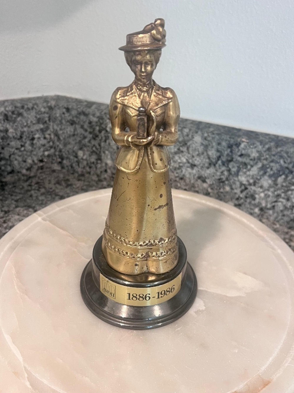 Vintage Avon 100th Anniversary 1886–1986 Centennial President's Club Award